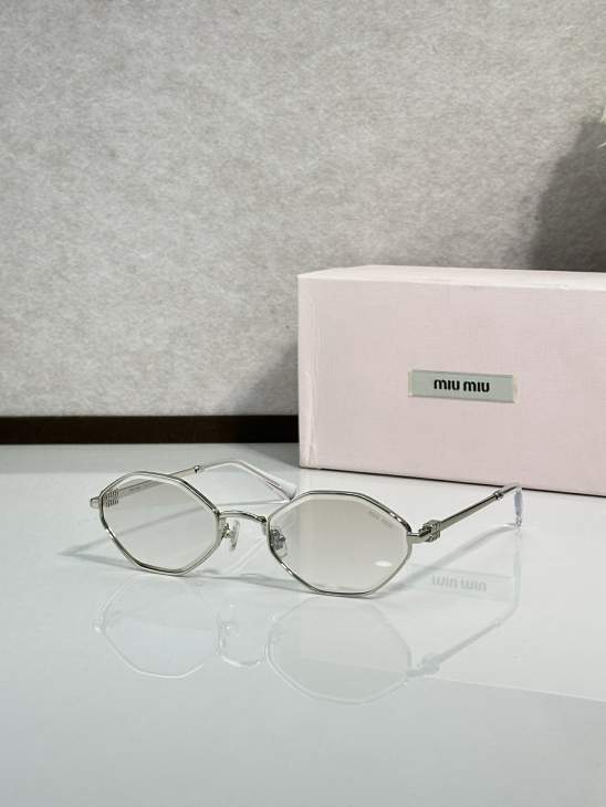 Picture of Miu Miu Sunglasses _SKUfw77894744fw